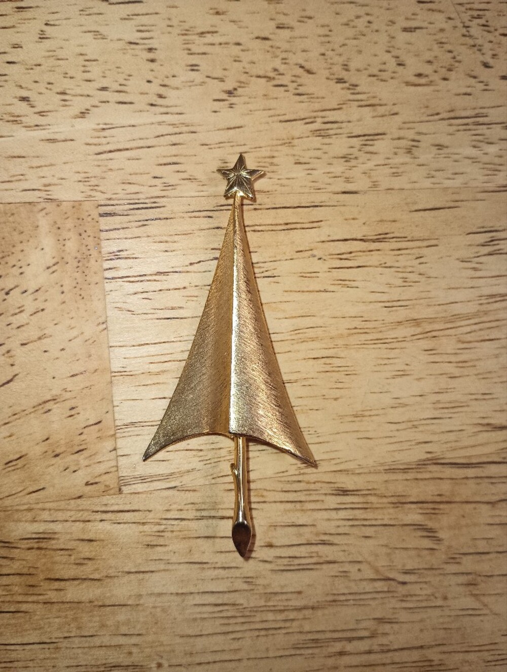 Vintage Giovanni Signed Christmas Tree Pin